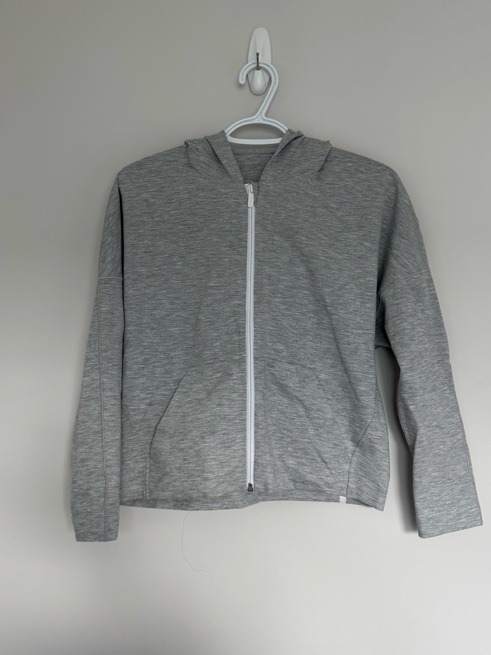 Lululemon Minimal Hoodie
Heathered Power Grey